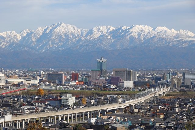 富山県でキッチンカーを開業！格安のレンタル、リースで始める方法とは？