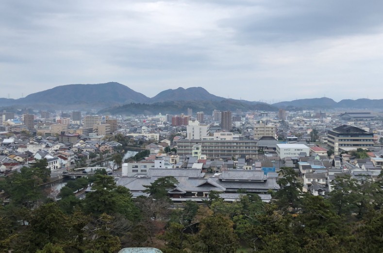 島根県でキッチンカーを開業！格安のレンタル、リースで始める方法とは？