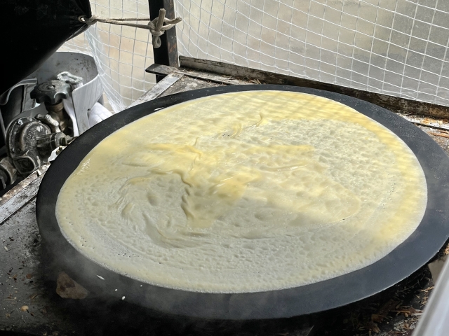 キッチンカーで使う業務用クレープ焼き器のおすすめは？種類や選び方を 