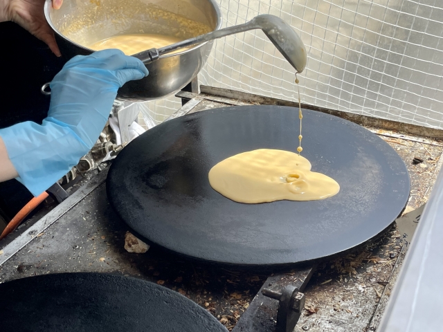 キッチンカーで使う業務用クレープ焼き器のおすすめは？種類や選び方を 