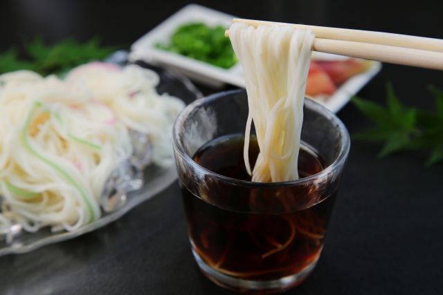 暑い夏がチャンス！冷たいそうめんでキッチンカー開業を成功させよう！準備から成功のコツまで徹底解説します。