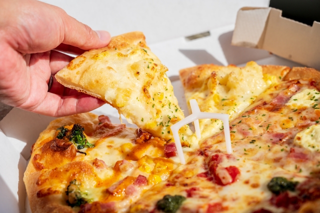 キッチンカーでの提供におすすめのピザ箱とは？絶対守りたい3つの条件とおすすめピザボックスも紹介！