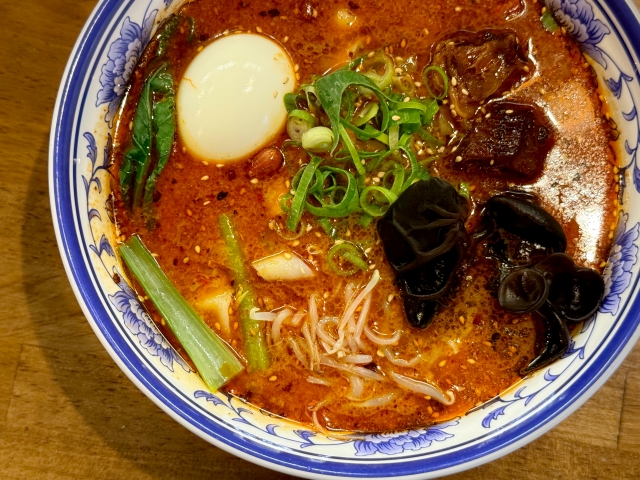 ヘルシーでスパイシーな麻辣湯 (マーラータン)でキッチンカー開業！人気の理由と成功のポイントを解説！