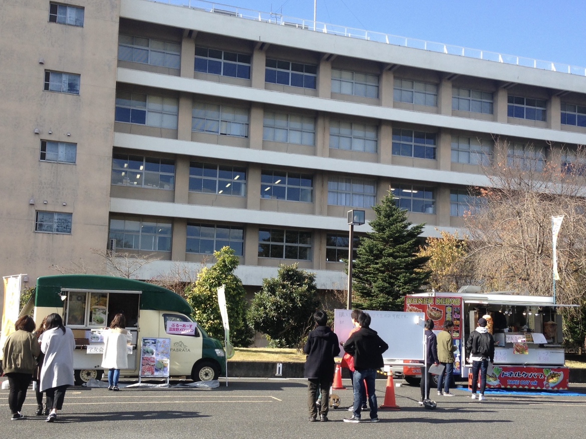 大学にキッチンカーを呼ぶ方法とは？人気の理由・費用相場・出店派遣の流れを徹底解説！